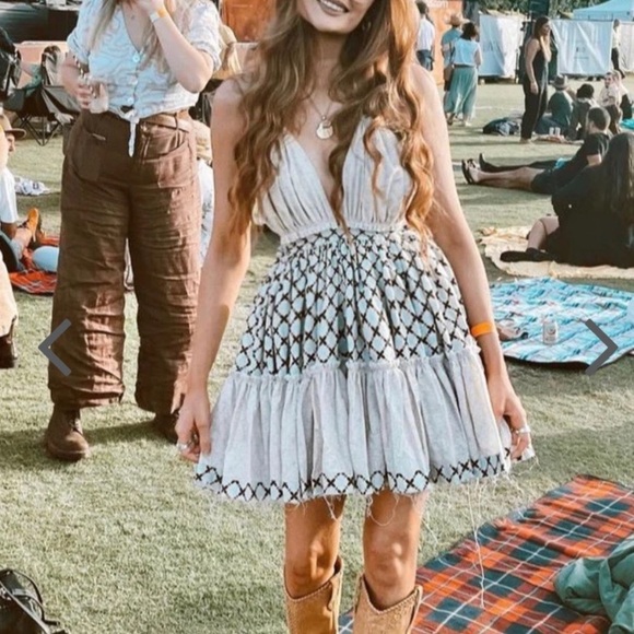 NWT Verge Girl Wildflower linen summer halter neck Coachella festival mini dress - Picture 9 of 16